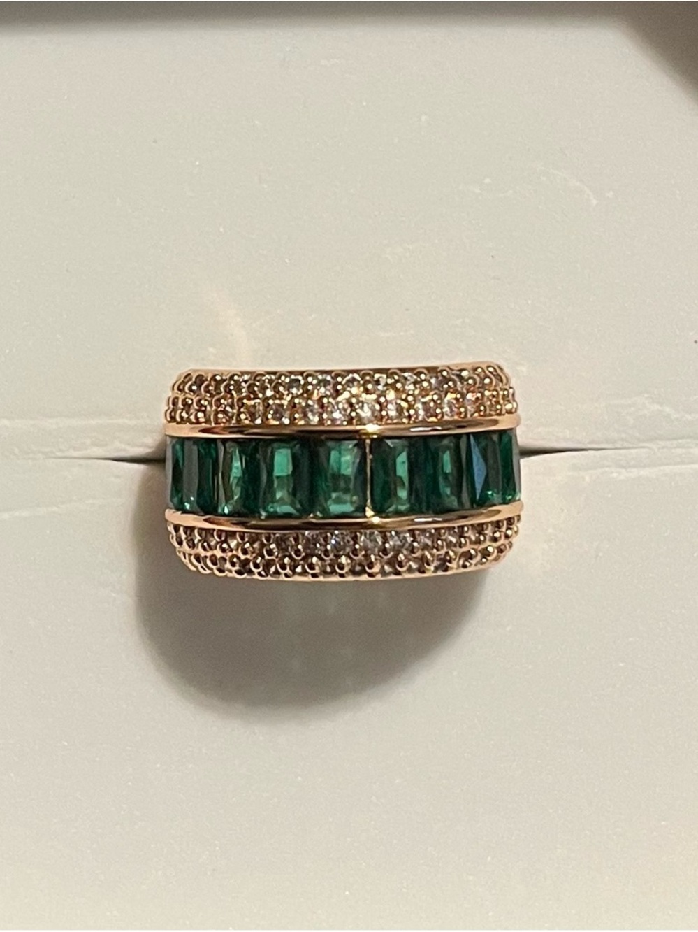 RG38698 Shimmering Waves